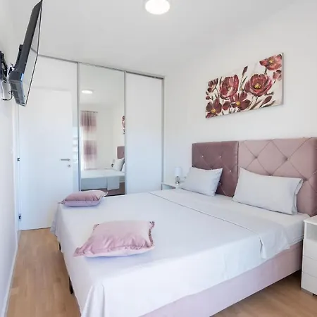 Apartment Nina *