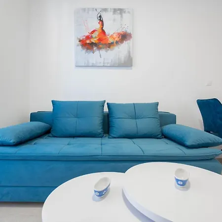Nina Apartment Split